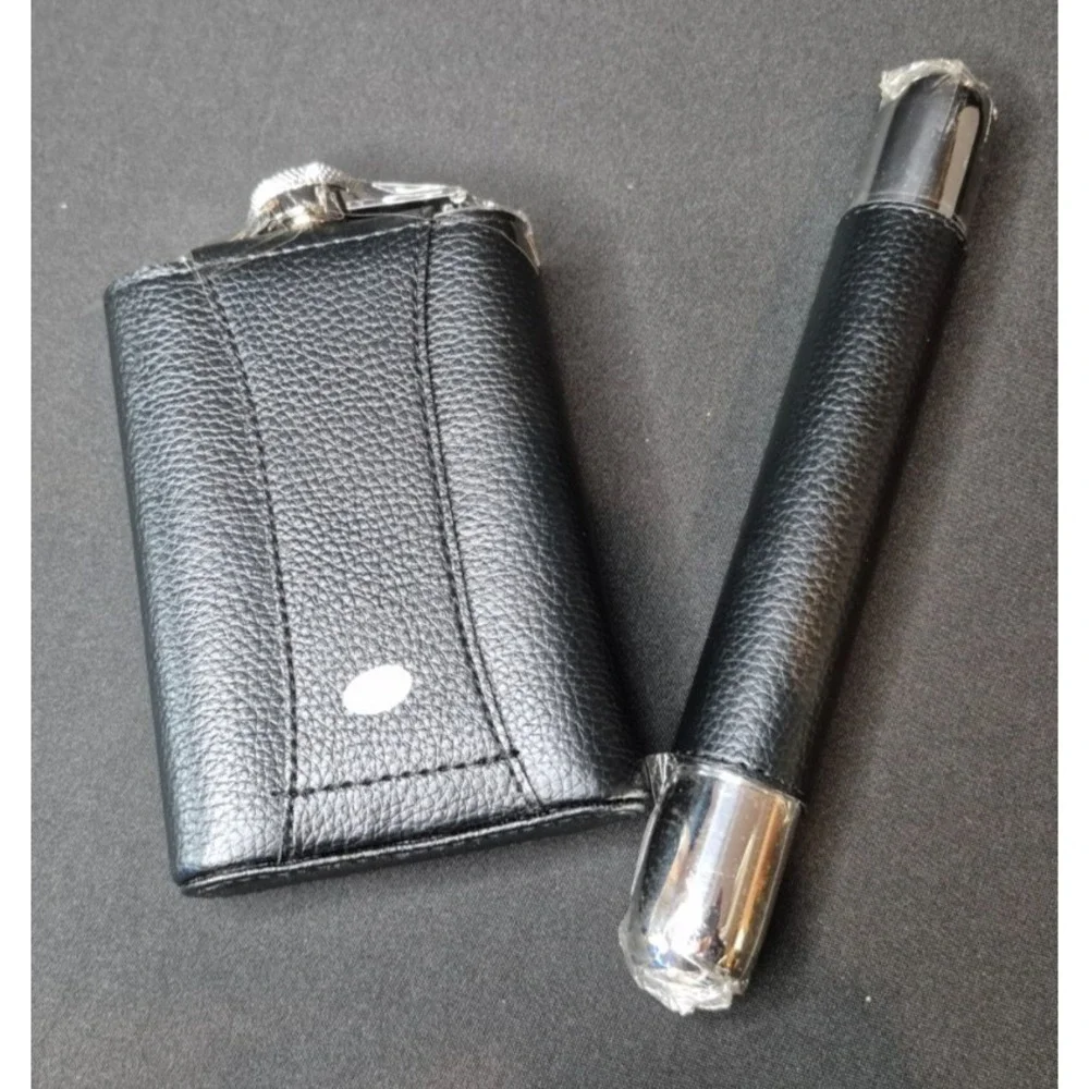 Pebble Grain Cigar And Flask Set - Things Remembered Gift Set With Initials M.C